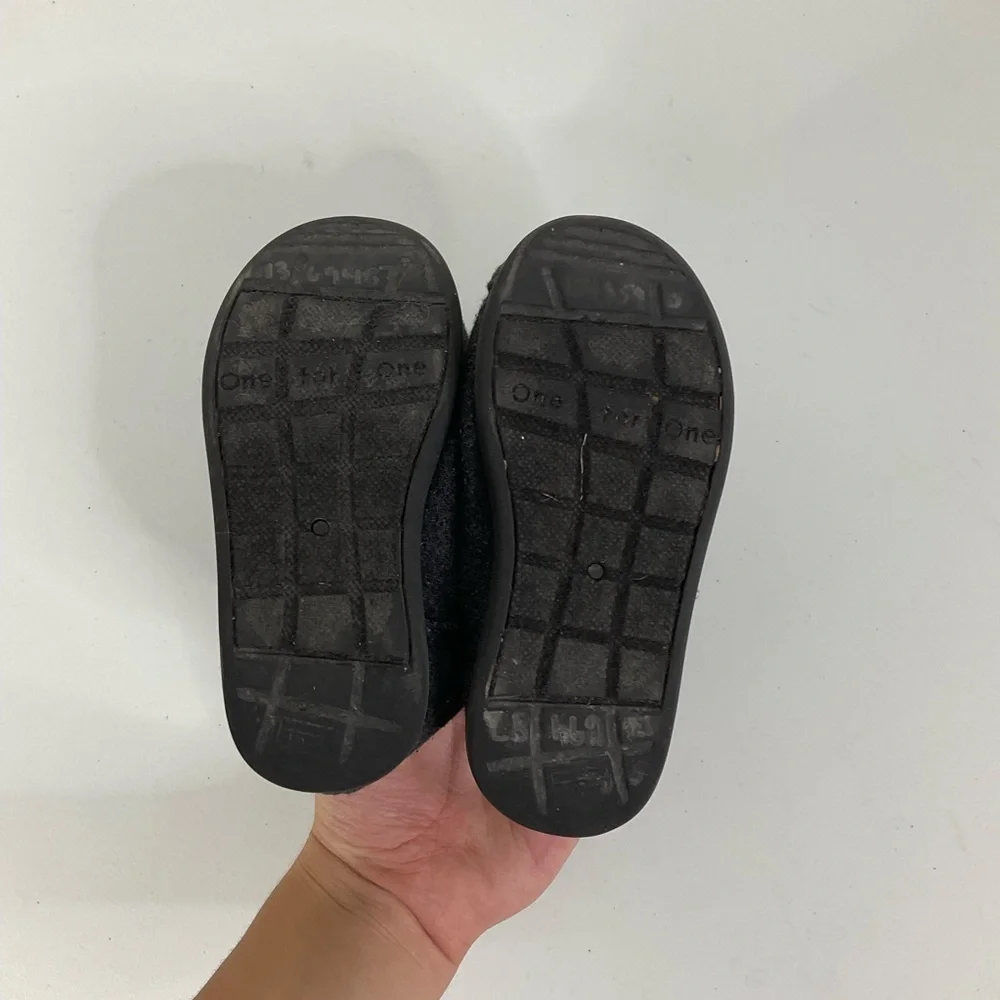 Toms‎ Gray Toddler Shoes Size 8